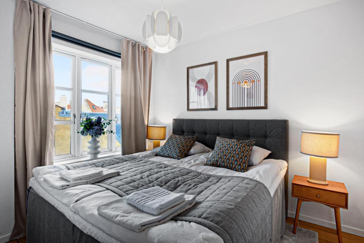 Sanders Haven - Lovely Two-Bedroom Apartment In Historical Kopenhagen Bagian luar foto