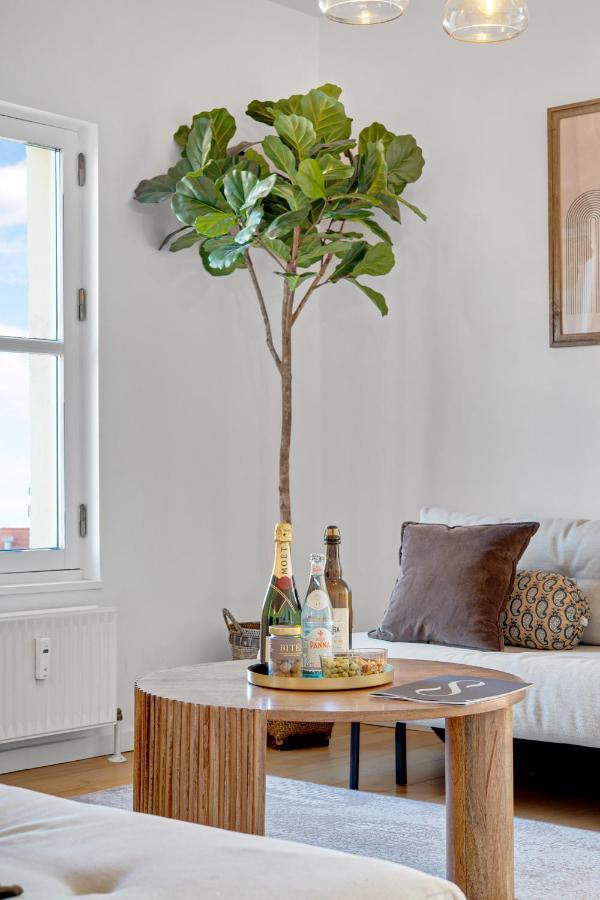 Sanders Haven - Lovely Two-Bedroom Apartment In Historical Kopenhagen Bagian luar foto