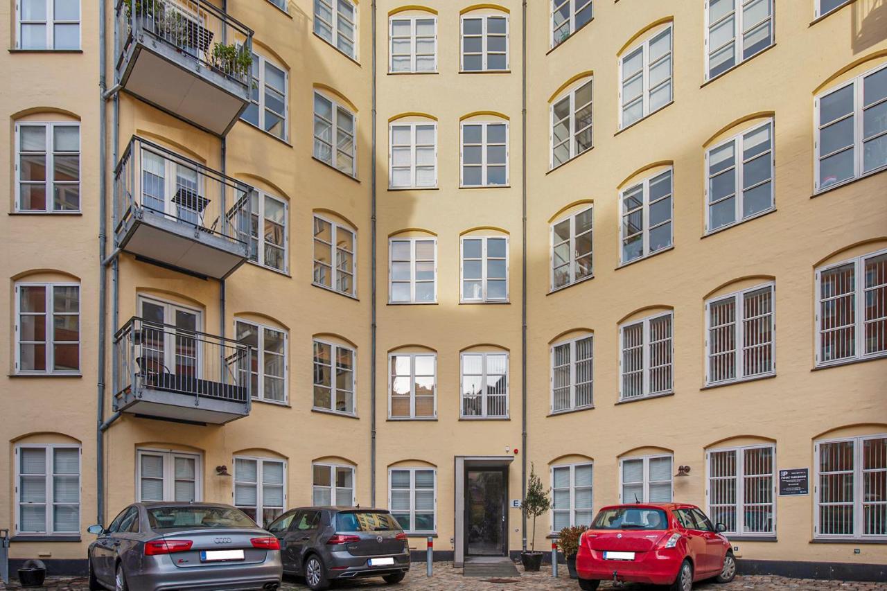 Sanders Haven - Lovely Two-Bedroom Apartment In Historical Kopenhagen Bagian luar foto